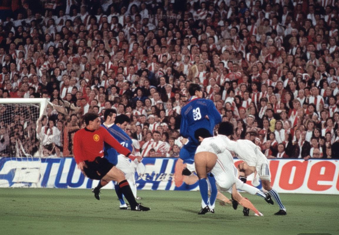 2013欧冠曼联vs皇马：巅峰对决经典回顾(图3)