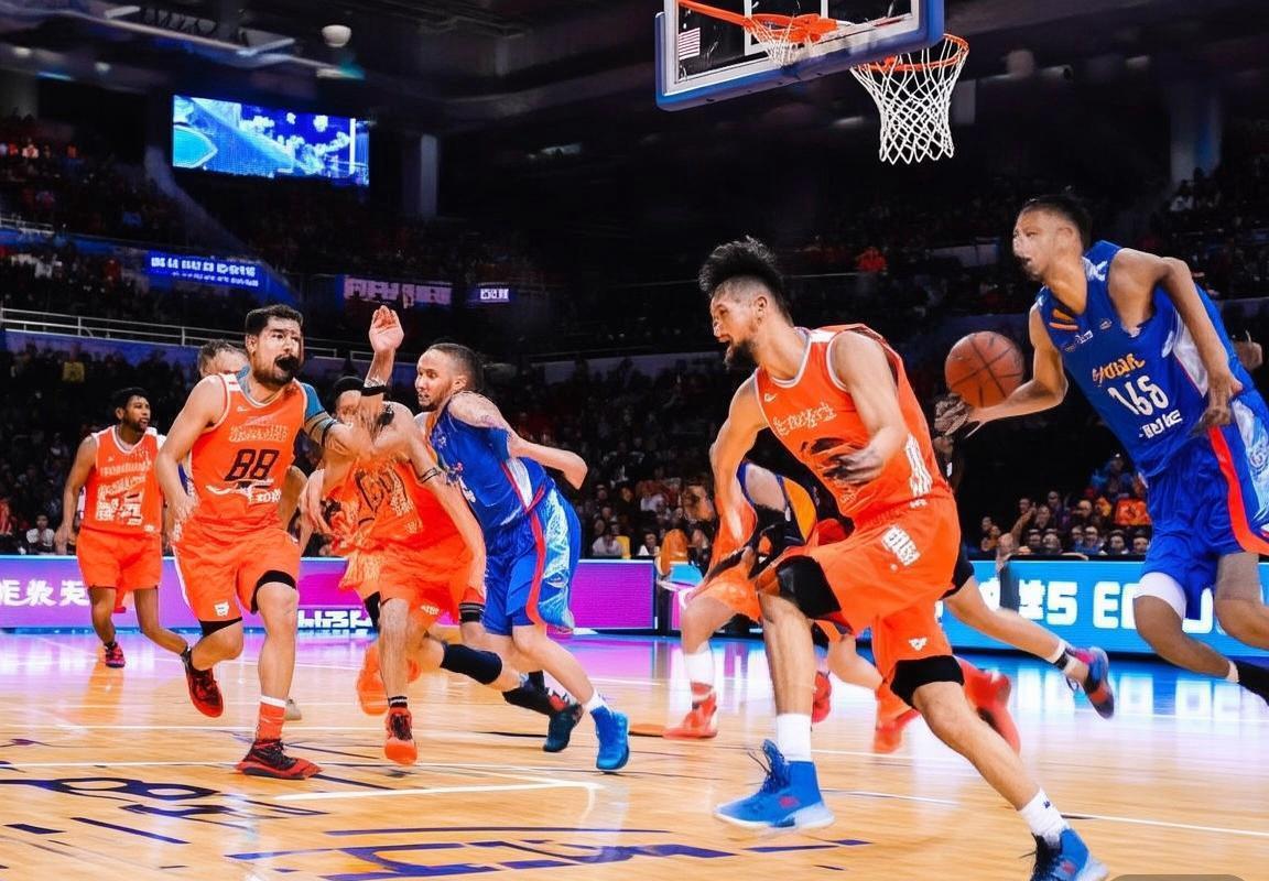 广东VS深圳：CBA季后赛巅峰对决回顾与解析(图1)